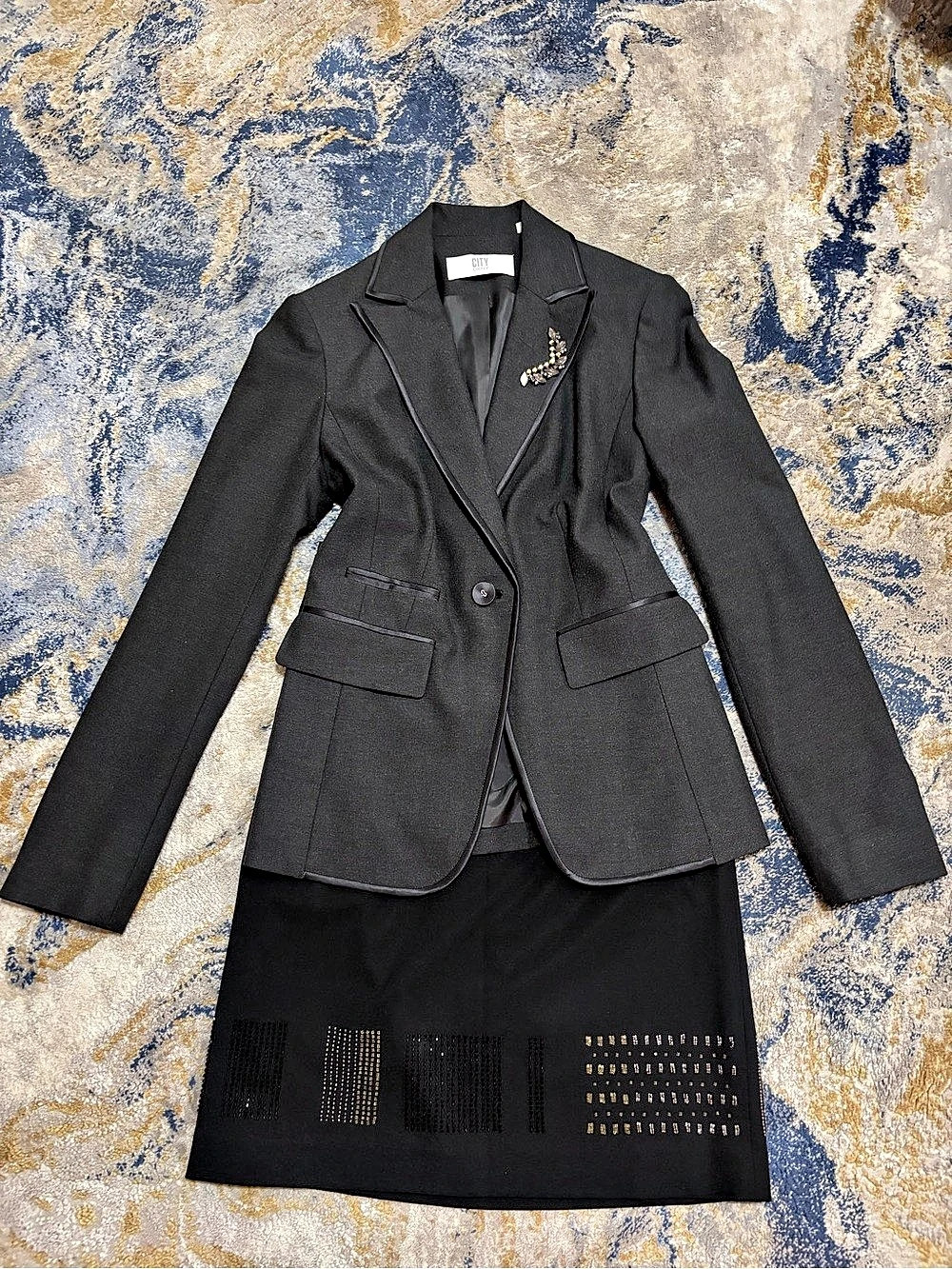 DKNY Black Skirt Suit Set Size 0 Like New
